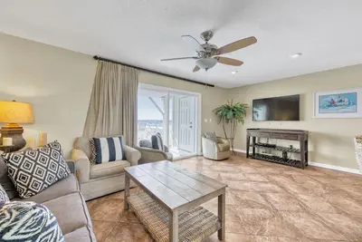 Image de Southbay by the Gulf 124 | Beachfront Townhome w/ Pools & Patios
