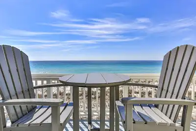 Image de Completely Renovated 3-Bedroom Beach Front Townhome in Destin!