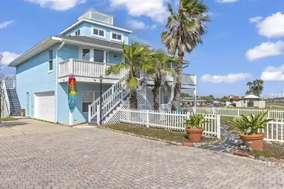 Image de Sea Forever Pet Friendly Sleeps 14 Large Family Home Close To The Beach With Ocean Views