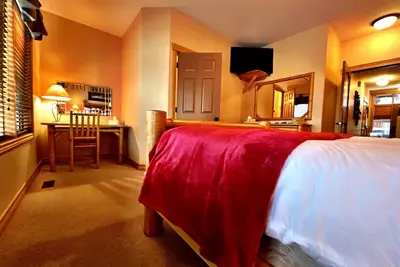 Image de SullivanStone #18 - Golf - Ski - Hike - Chill - Private Hot Tub - Sleeps 11