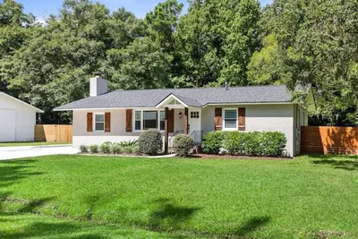 Image de Renovated - 3 Bed Home - 10 Minutes to Downtown!