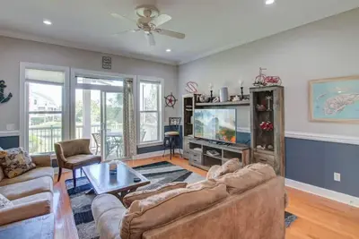 Image de Folly Beach Home - Private Porch With Marsh View!