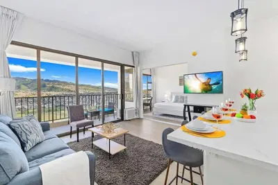 Image de Waikiki condo w/ views & resort access