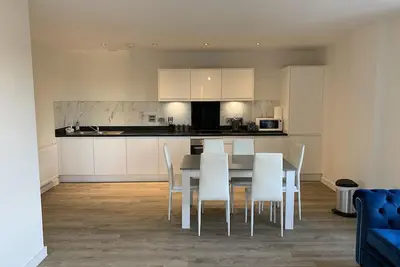 Image de 3 Bedroom Modern Apartment in London