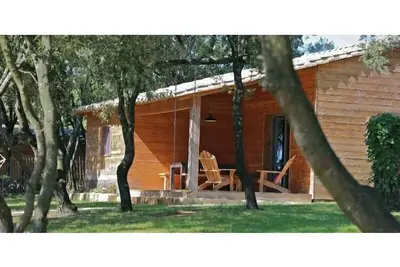 Image de Gîte les cabanes de Carelle \"L'Arbousier\"