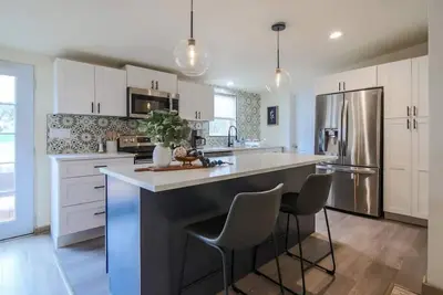 Image de Full moon 8 bedroom front and back patio near lake