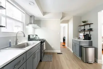 Image de Your Perfect Retreat Awaits: Comfortable Haven in the Heart of Convenience!
