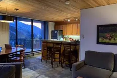 Image de Adjoining Snowbird Cozy Ski Condos - Iron Blosam Lodge  Jan 10-17 2026