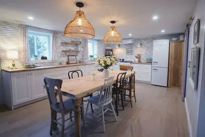 Image de The Flower Garden Farmhouse. Stay at a Flower Farm just 1 hour from Toronto