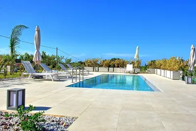 Image de Iris - Maison de vacances avec piscine privée à Kounoupidiana, Crète