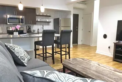 Image de This serviced apartment is a 2 bedroom(s), 2 bathrooms, located in Omaha, Ne.