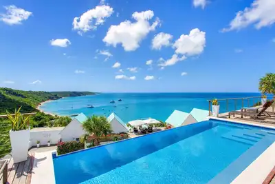Image de 6 Br Villa On Crocus Bay with Pool & Concierge