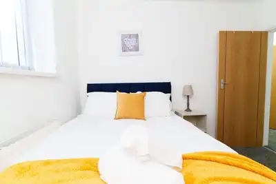 Image de Appartement-Moderne-2 Bed-Salle de bain privée séparée
