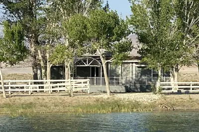 Image de Death Valley Passageway Lakeside Cabin A at Lake Olancha