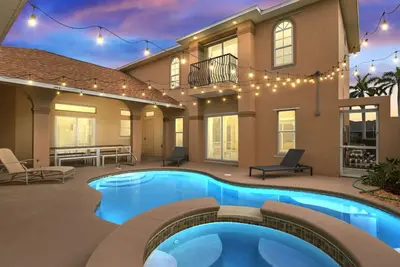 Image de Spacious home for large groups!