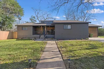 Image de Serene Getaway Near Baylor and Magnolia Perfect for Relaxation and Exploration