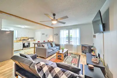 Image de In Golf Community w/ Pool Access: Newland Cabin