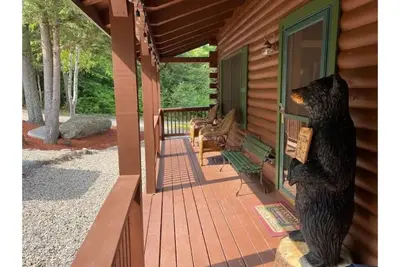 Image de Picturesque Log Cabin in Alton, Nh\nJust 15-mi to Gunstock Mountain Resort!