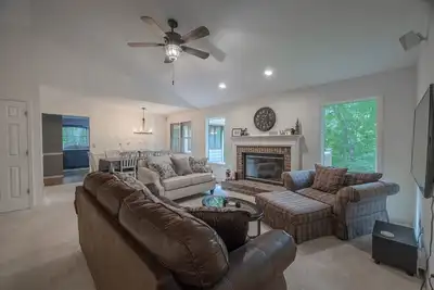 Image de The Silver Fox Retreat by Innsbrook Vacations!