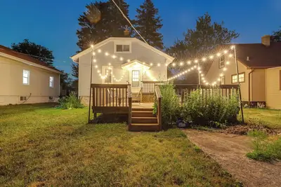 Image de Cozy Westmont Home: Walk to Metra Station!