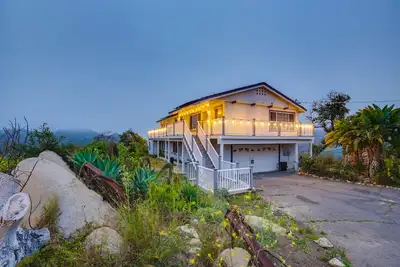 Image de Escondido Hilltop Home w/ Deck & Views!