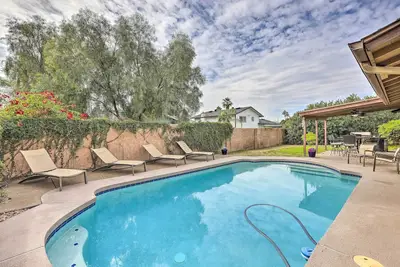 Image de Poolside Oasis in Glendale w/ Desert Surroundings!