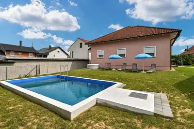 Image de Superbe maison Ă Senkovec avec sauna