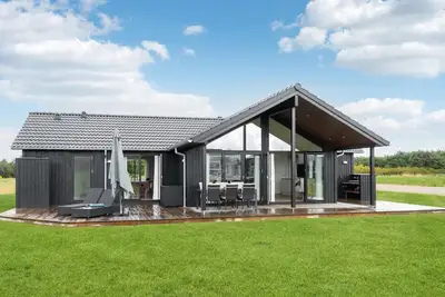 Image de Superbe maison à Hørve avec sauna