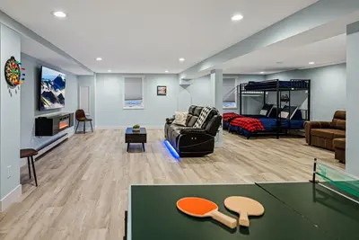 Image de Newly Remodeled, Sleeps 12, Quiet neighborhood near it All, Pet Friendly