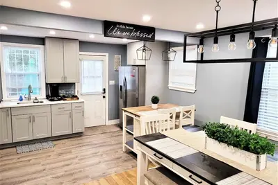 Image de Newly renovated 3 bedrooom home in Queens Nyc! Jfk/Lga/. Ubs Arena