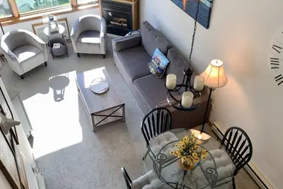 Image de Ephraim Gem | Balcony Views + Walk to Waterfront, Shops & Dining