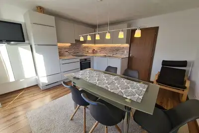 Image de Renovated, modern and bright apartment in a quiet location for 2 to 5 people