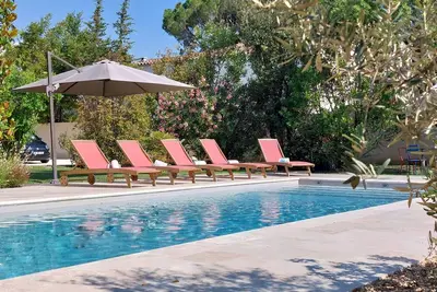 Image de Villa Art-Déco, à 5 mn à pied du centre de Saint-Rémy- Piscine chauffée - 4ps