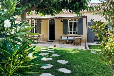 Image de Villa Art-Déco, 5 mn walk from the center of Saint-Rémy - Heated pool- 6ps