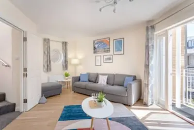 Image de 2 Bedroom City Centre Townhouse - with Parking
