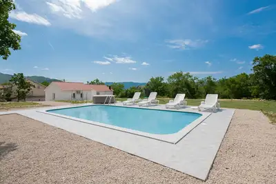 Image de Superbe maison de 3 chambres à Zavojane