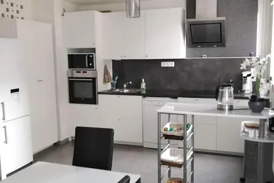 Image de Talence  Très Bel appartement  T3  avec  2 chambres au Rdc Fibre et Wifi