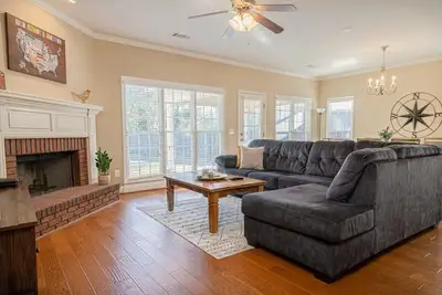 Image de 3br•Backyard•Grill•Game Console•Near Fort Benning