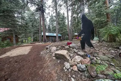 Image de Rustic Cozy Cabin at the base of Greenhorn Mountain.