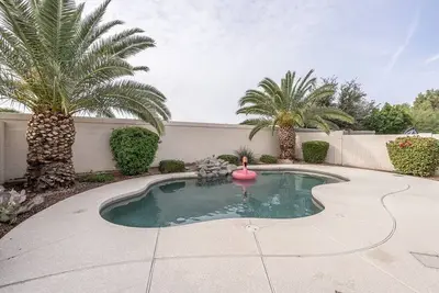 Image de Peoria singe story home w/ pool & relaxing backyard. Incredible beds!