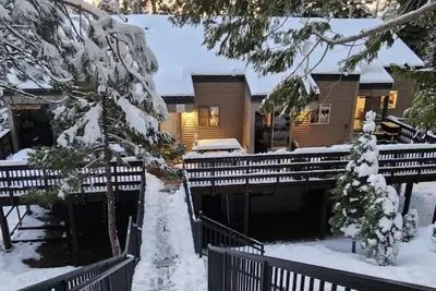 Image de Leland Lodge~ Winter Snow Park-Summer Private Lake