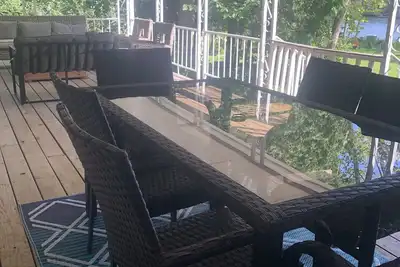 Image de Waterfront, Snowmobile trials nearby, close to town