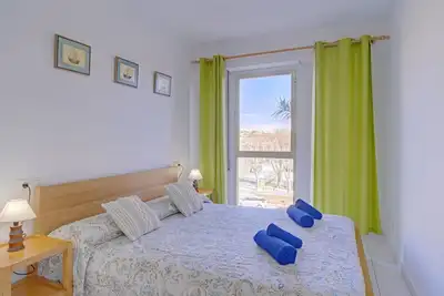 Image de Appartement avec bain à remous, climatisation, Wifi, piscine, Tv, terrasse, animaux admis