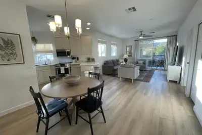 Image de 3bd Waterfront Resort Gated Community