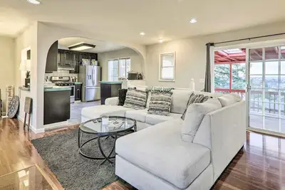 Image de Castro Valley Home w/ Bay Area Views!