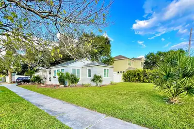 Image de Guest favorite! South Tampa Home - Close to the Bay & Beaches! Great location!