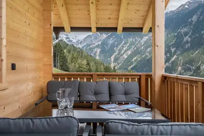 Image de Chalet de montagne \"Blosegghof Himmelblick\" avec vue sur les montagnes et nouveau bain à remous