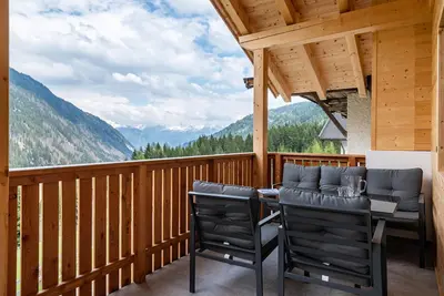 Image de Chalet de montagne \"Blosegghof Himmelblick\" avec vue sur les montagnes et nouveau bain à remous