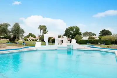 Image de Maison de vacances 'Pedras Del Rei Ll' avec piscine partagée, Wi-Fi et climatisation.