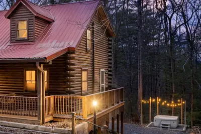 Image de Luury Stay: Hgtv Log Cabin*Hot tub*Arcade*Ev*Fire Pit*Nature